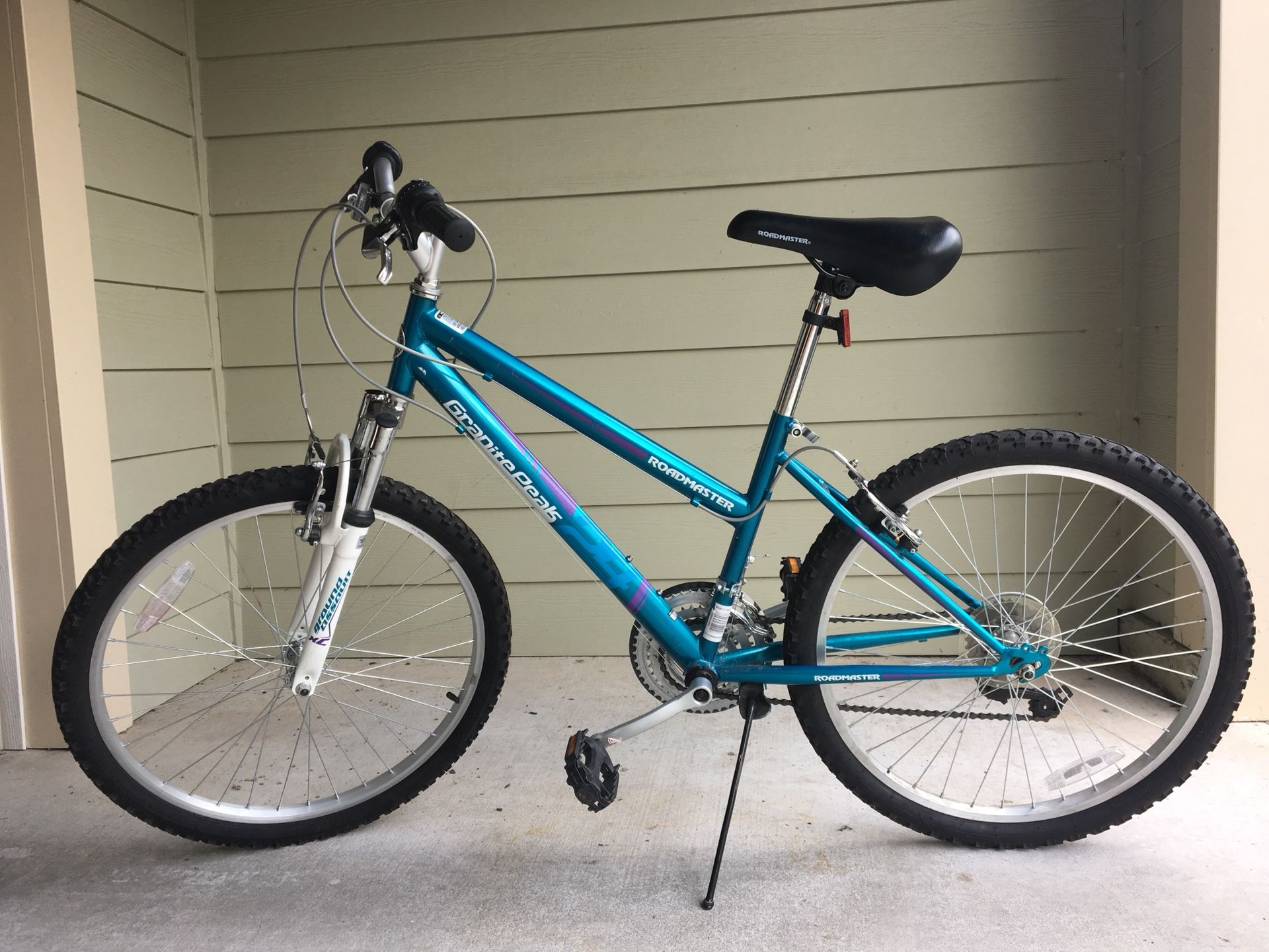 roadmaster hybrid bike